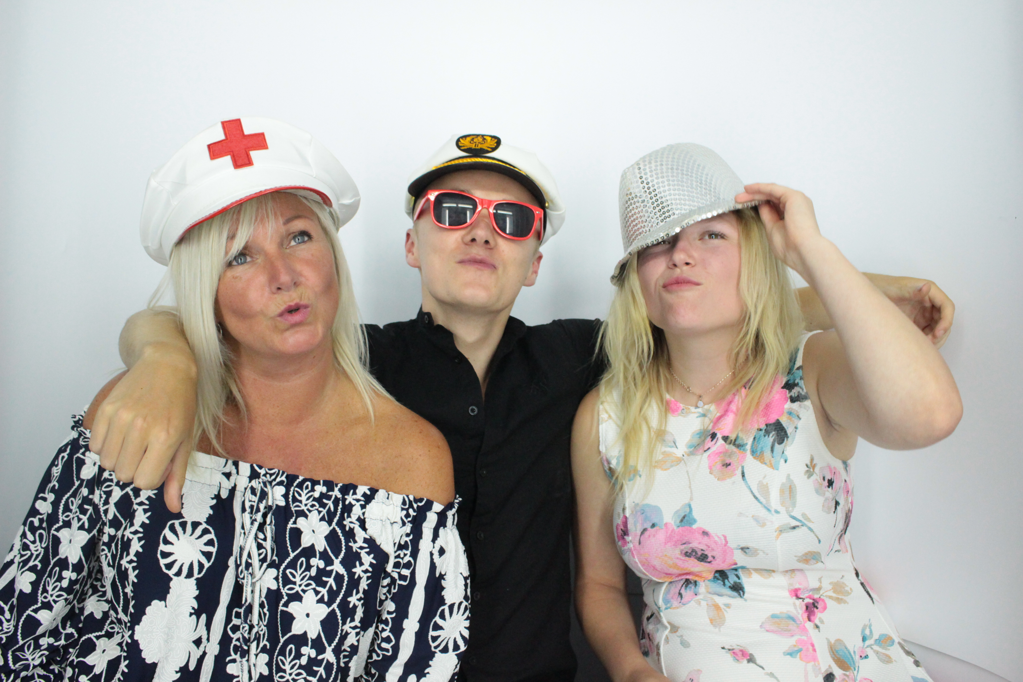 Martin & Colleen’s Joint 50th | View more photos from the event at gallery.myphotoboothexperience.co.uk/u/MyPhotoBoothExperienceLtd/Martin-Colleen’s-Joint-50th